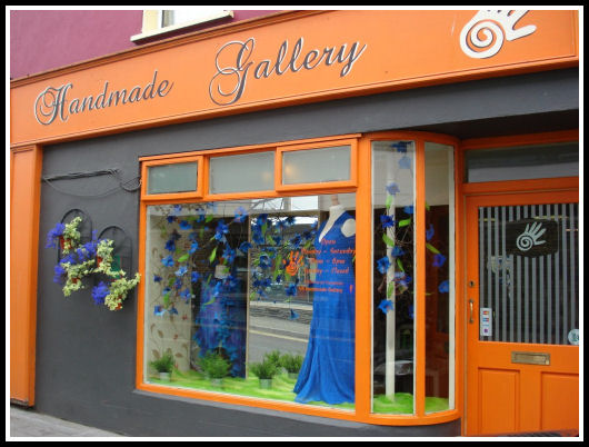 V&S Handmade Gallery, Trim - Tel: 046 94 37598